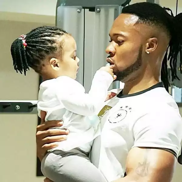 Cuteness overload! Adorable photo of John Legend and his daughter, Flavour and his daughter